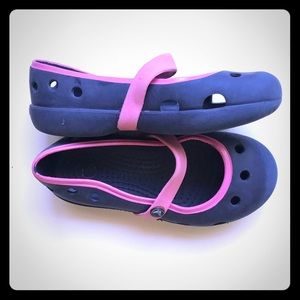 CROCS- navy and pink, size 9